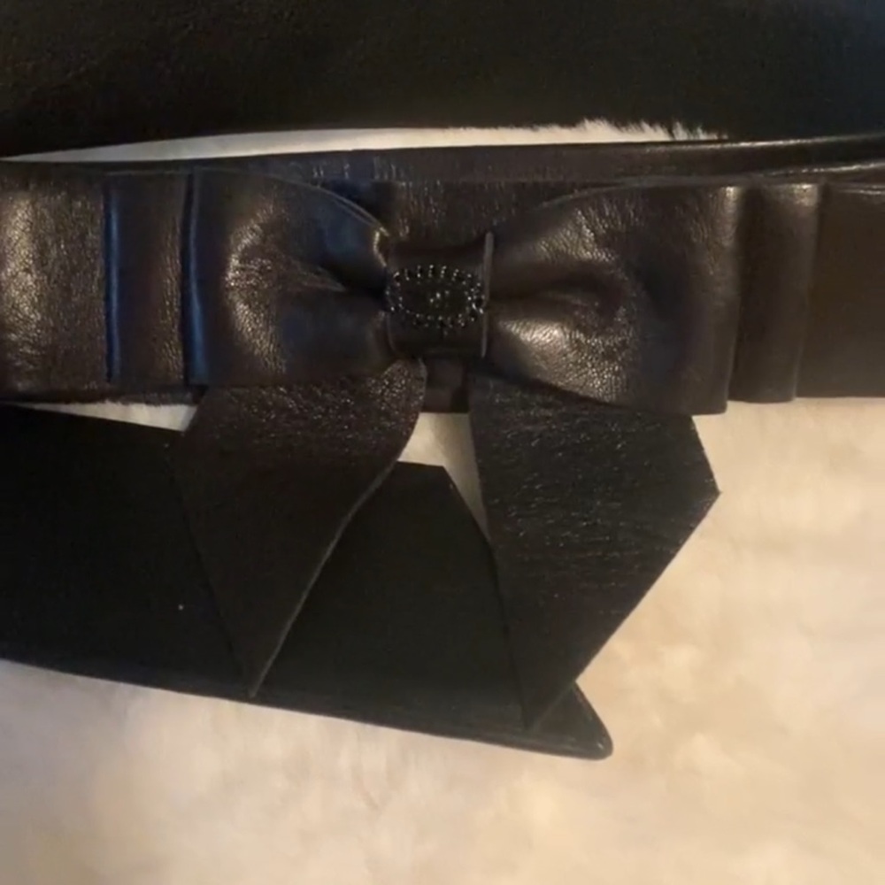CHANEL 💯 Authentic - Picture 2 of 15